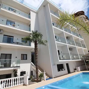 Hotel Julia, Sarande